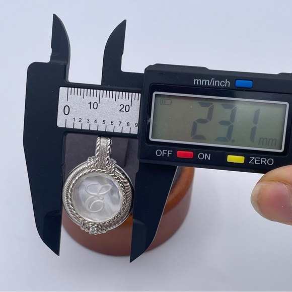 Judith Ripka Mother of Pearl 925 Sterling Silver Enhancer Pendant E Monogram - Picture 7 of 8